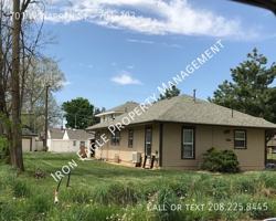 featured image of 701 W Warren St