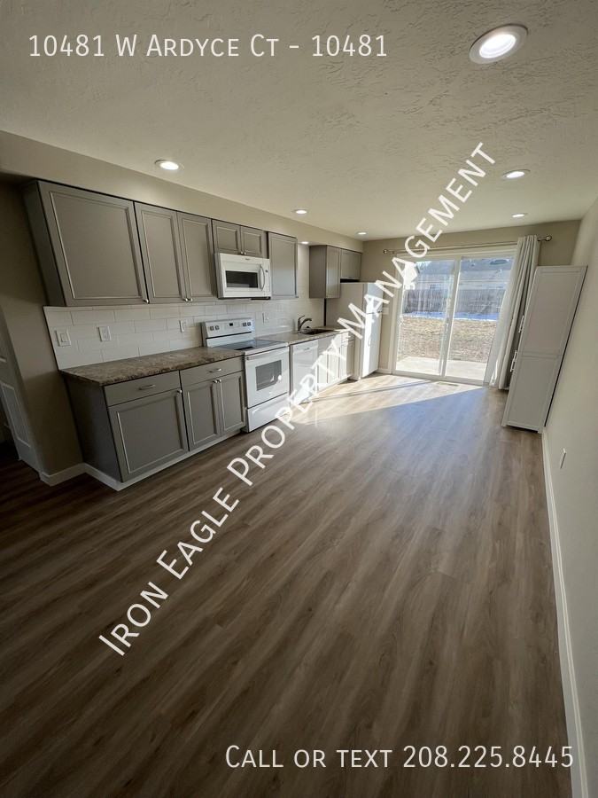 10481 W Ardyce Ct #10481 - Photo 3 of 15