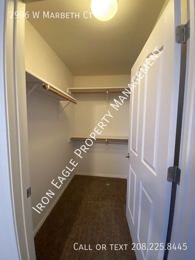 2996 W Marbeth Ct - Photo 7 of 11