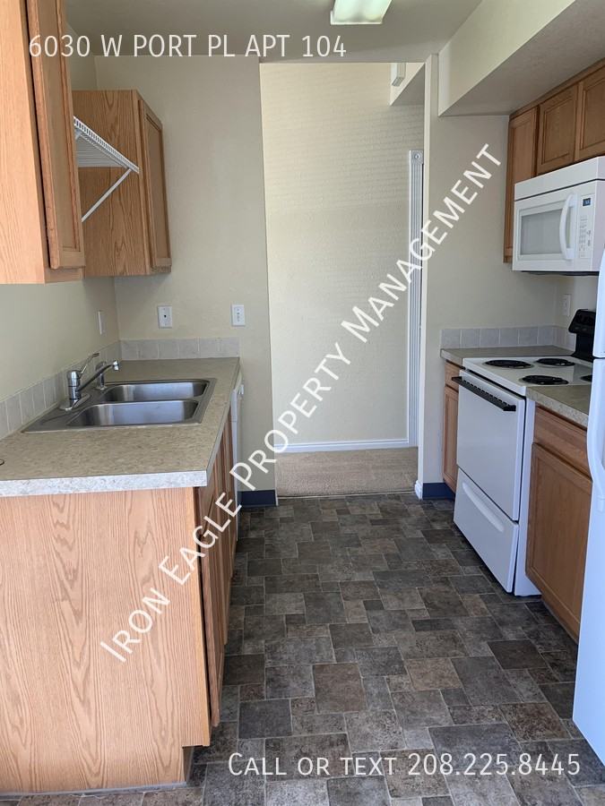 6030 W Port Ln Apt 104 - Photo 4 of 11