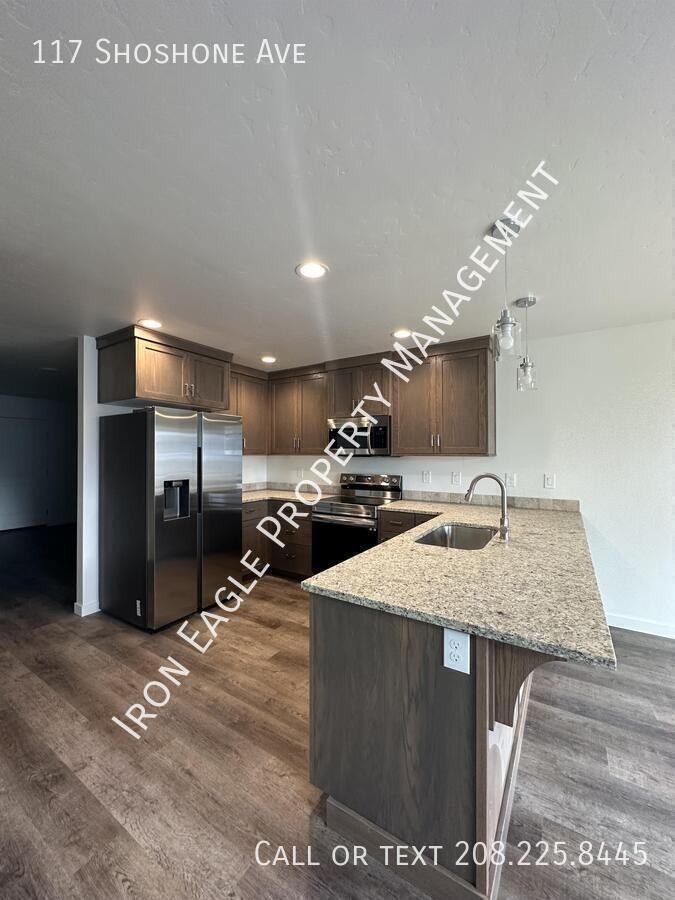 117 Shoshone Ave - Photo 2 of 19