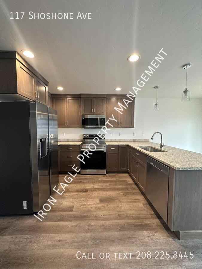 117 Shoshone Ave - Photo 3 of 19