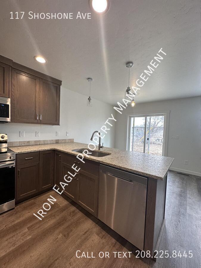 117 Shoshone Ave - Photo 4 of 19