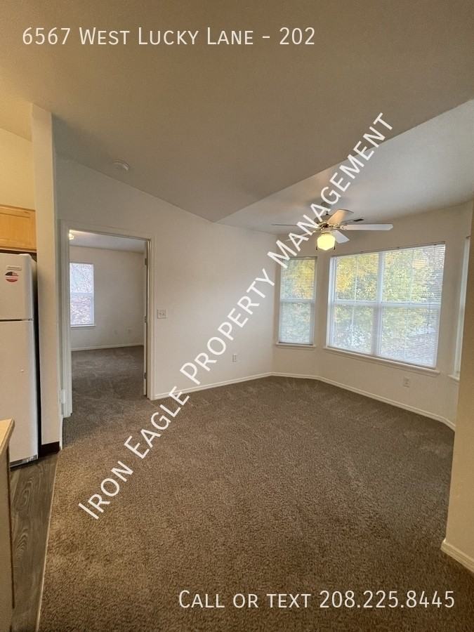 6567 W Lucky Ln - Photo 5 of 11