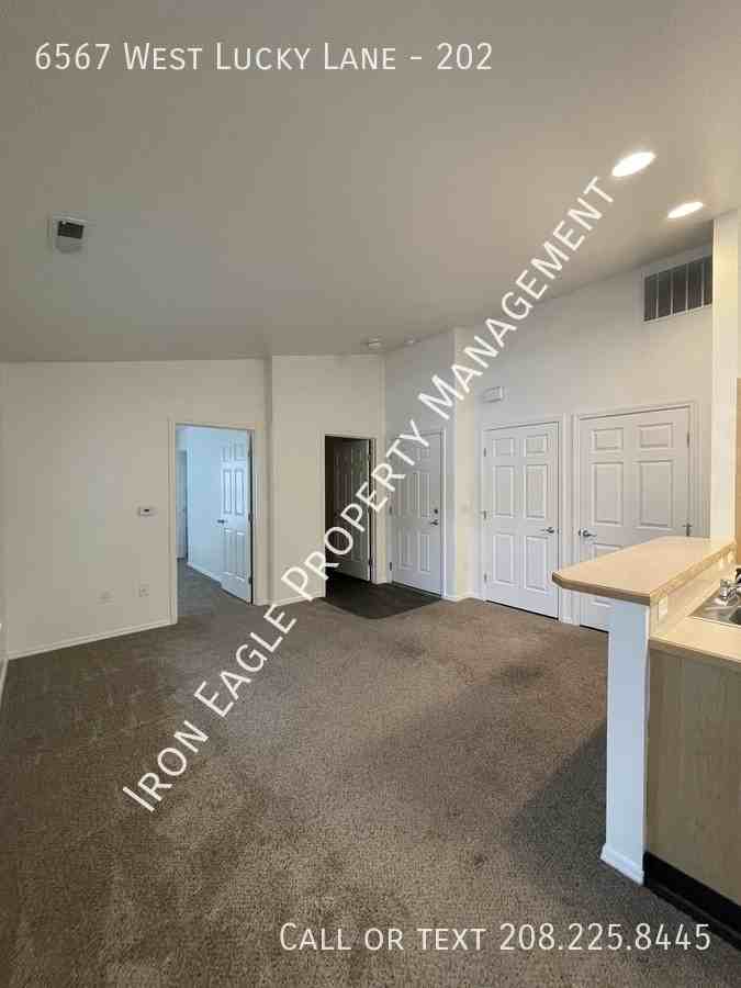 6567 W Lucky Ln - Photo 6 of 11