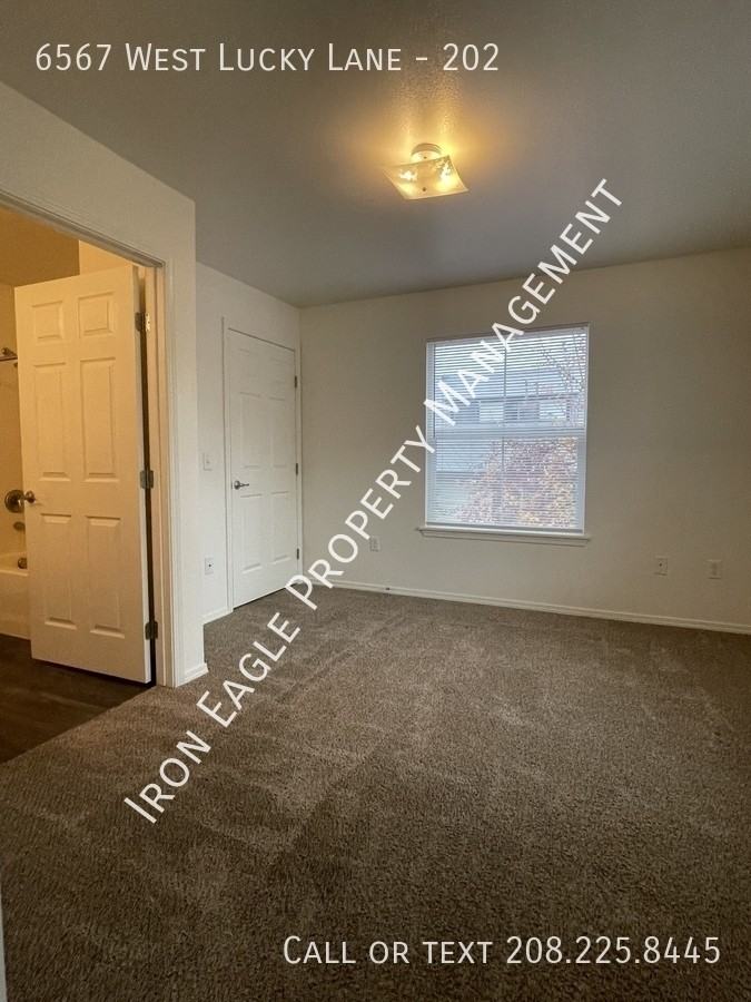 6567 W Lucky Ln - Photo 7 of 11