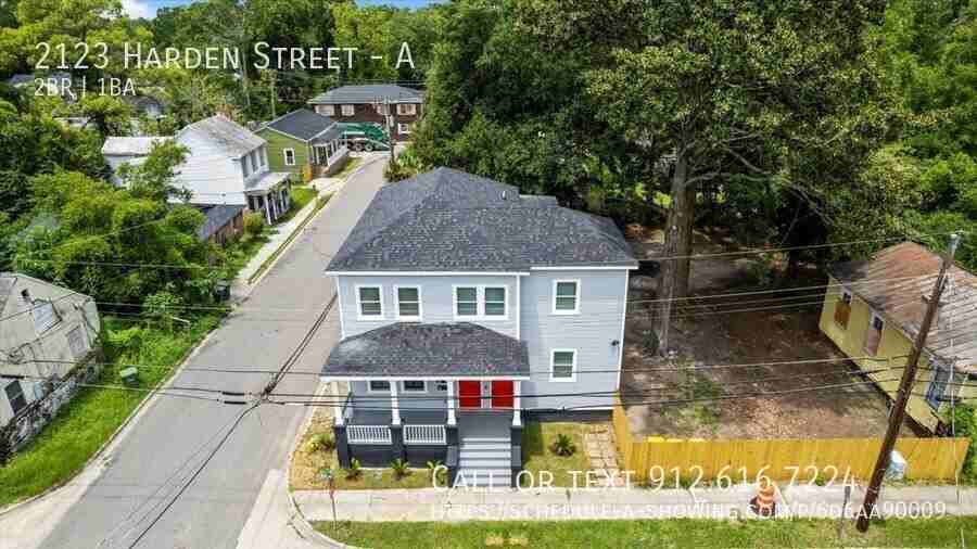 2123 Harden St #A - Photo 3 of 27