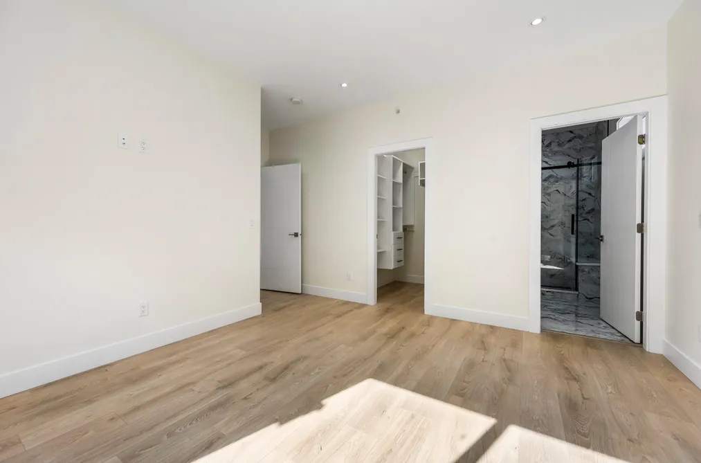 8585 Forest Gate Dr - Photo 4 of 12