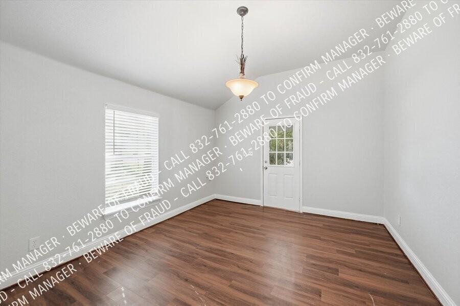 807 Wyatt St - Photo 6 of 23