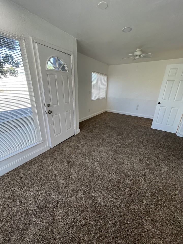 712 Bridge St #1 - Photo 7 of 21