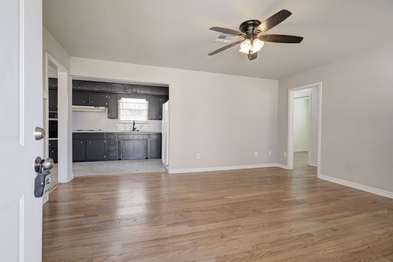 1520 Brookdale Dr #1 - Photo 3 of 28