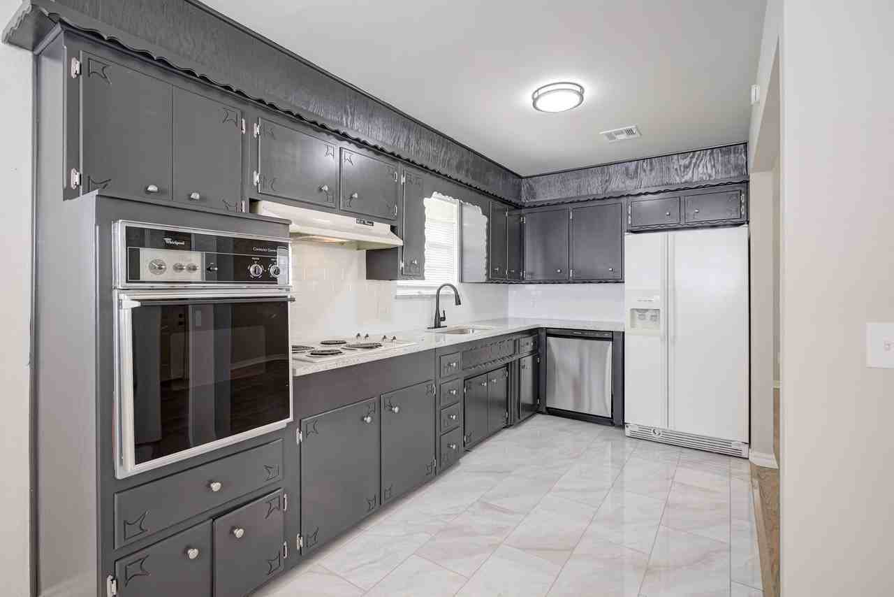 1520 Brookdale Dr #1 - Photo 6 of 28