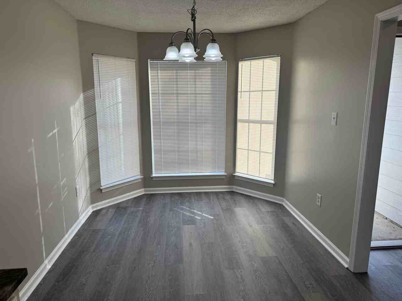 1130 Parkview Cir N #1 - Photo 4 of 11