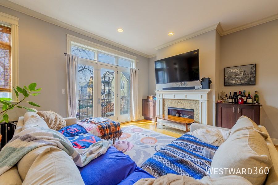 2066 N Stave St #5 - Photo 4 of 18