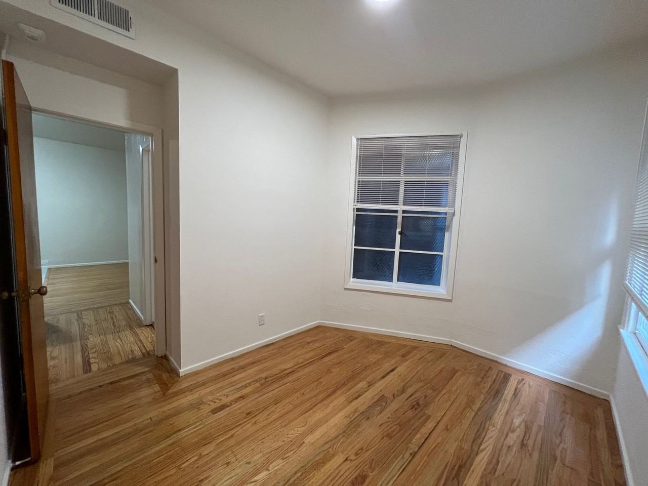 841 Clay St #4 - Photo 4 of 13