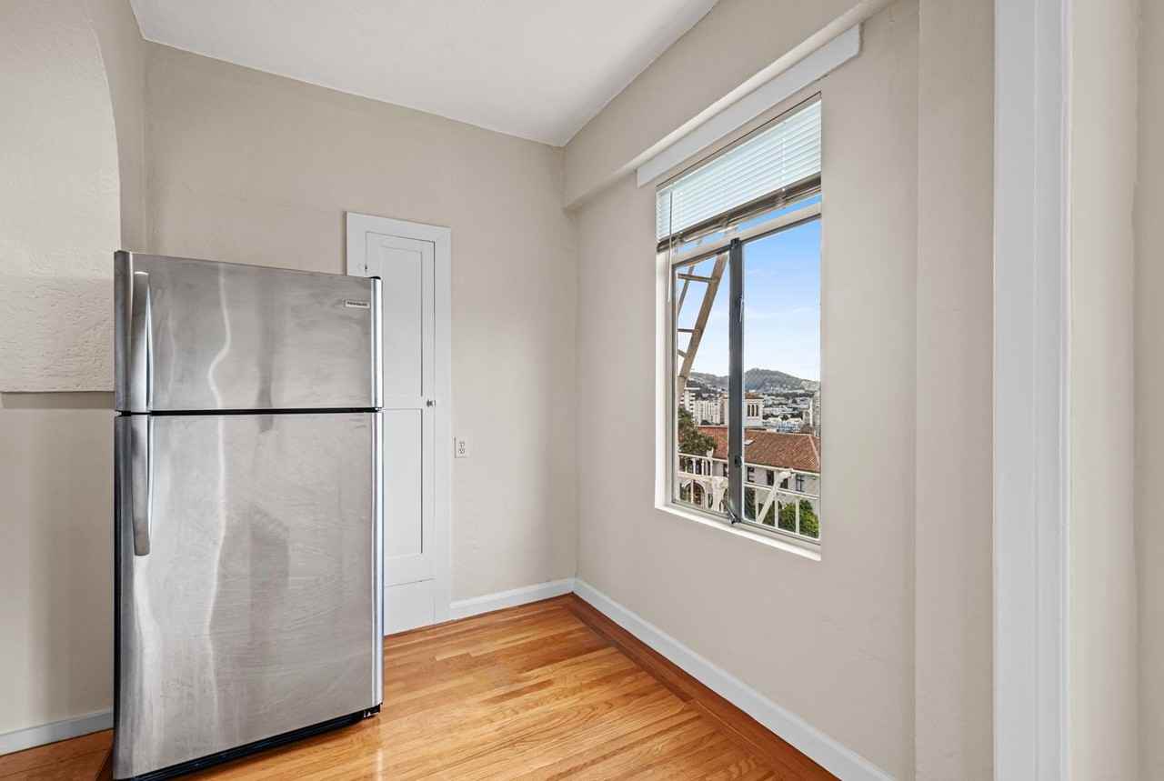 1700 Octavia St #602 - Photo 7 of 30