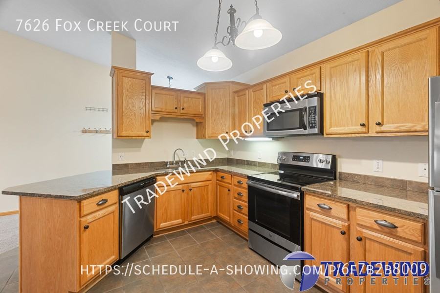 7626 Fox Creek Ct - Photo 3 of 23