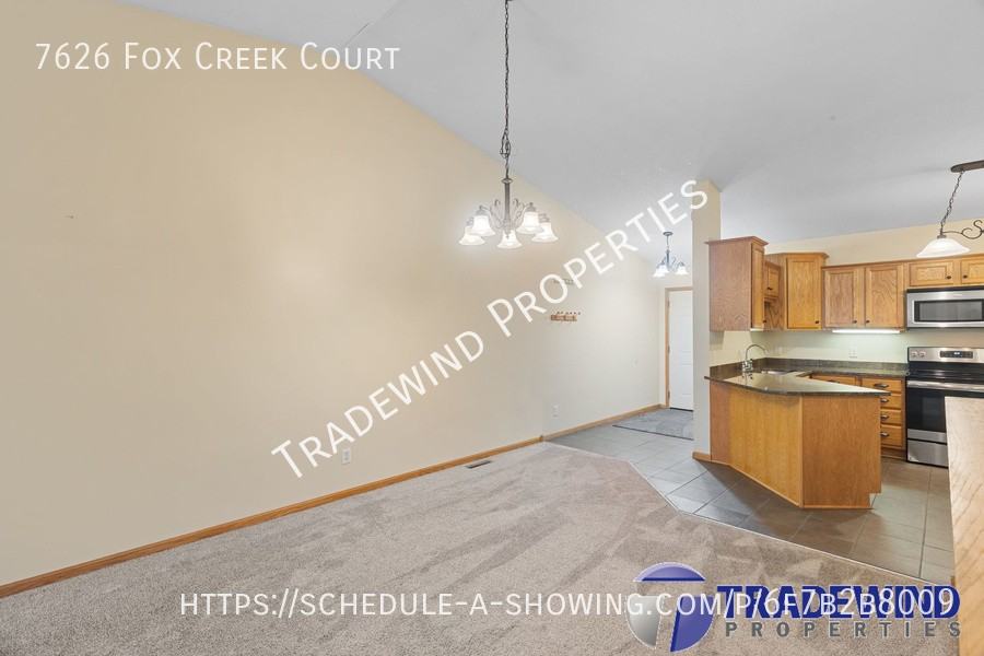 7626 Fox Creek Ct - Photo 4 of 23
