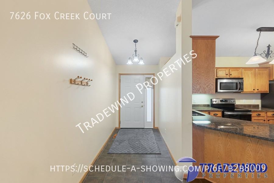 7626 Fox Creek Ct - Photo 5 of 23