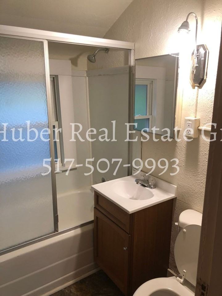 Roselawn Ave - Photo 4 of 6