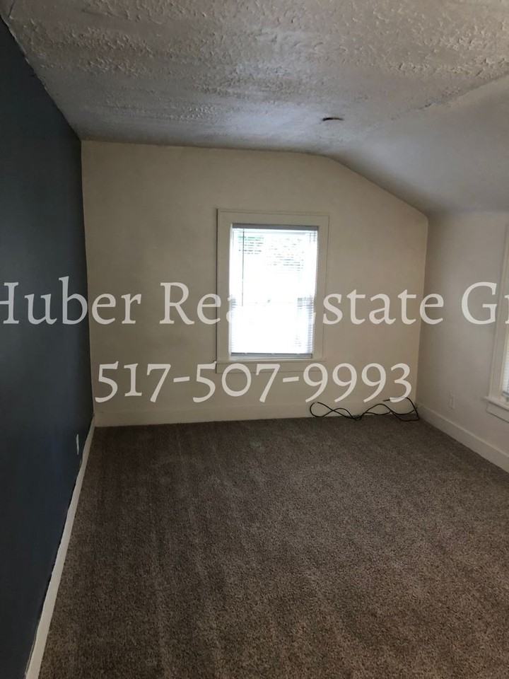 Roselawn Ave - Photo 5 of 6