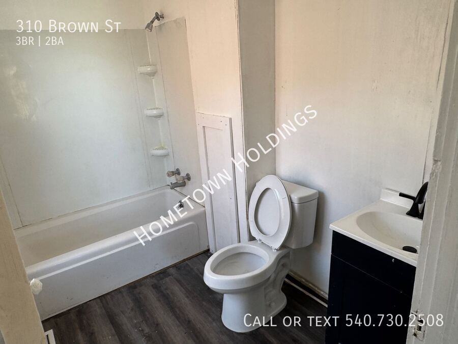 310 Brown St - Photo 2 of 23