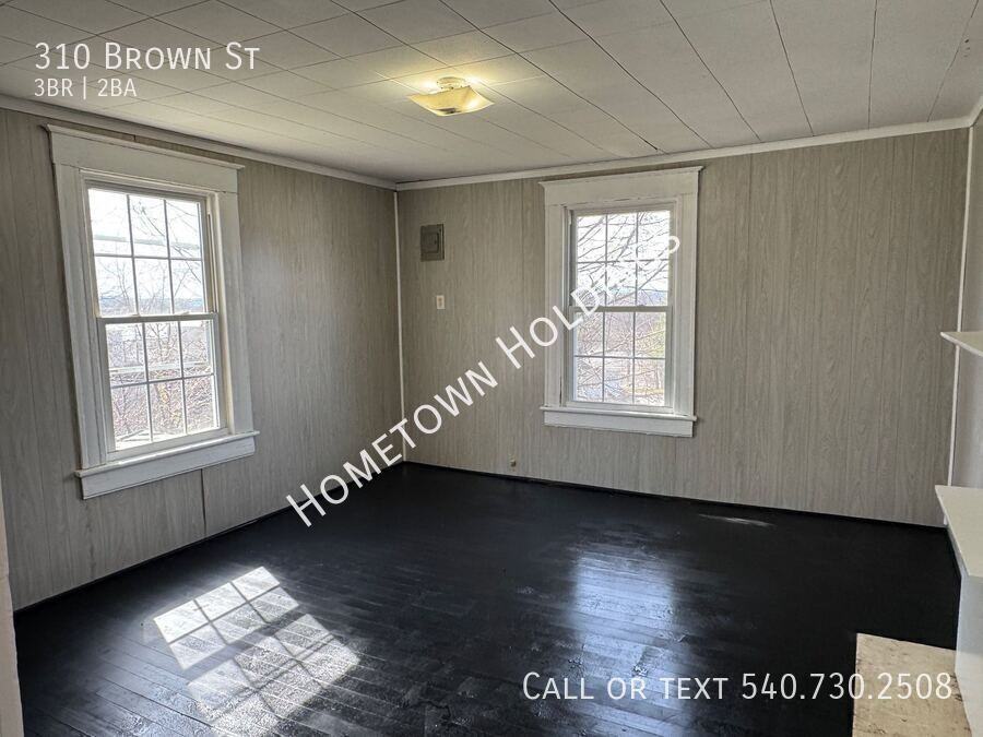 310 Brown St - Photo 3 of 23