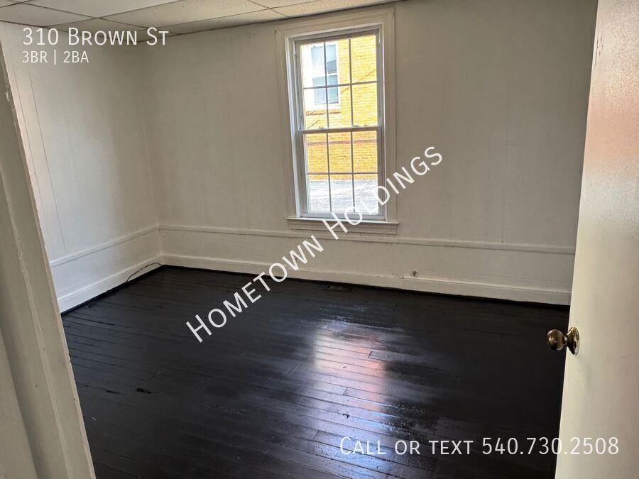 310 Brown St - Photo 7 of 23