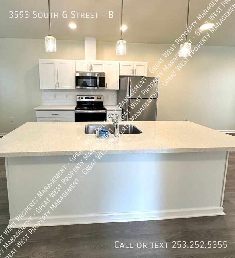 3593 S G St #B - Photo 2 of 22