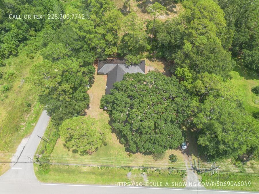 9708 Forts Lake Rd - Photo 4 of 21