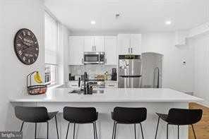 700 S 2nd St #B1 - Photo 3 of 18