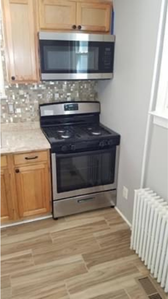 444 Main Street-B AVAILABLE $800 - Photo 3 of 3