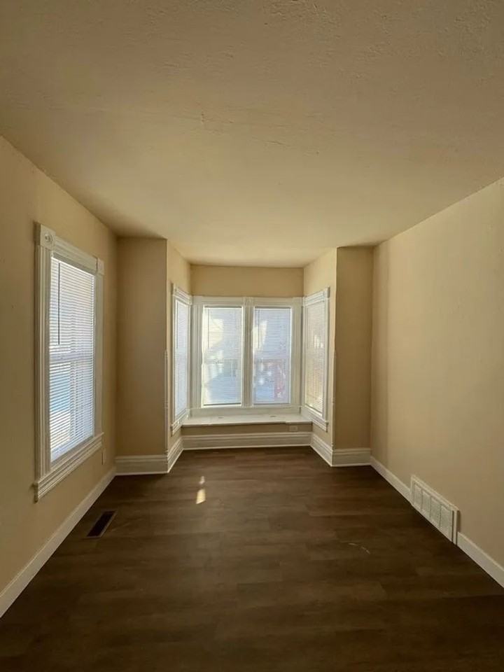 910 Sahwatch St #1 - Photo 6 of 18