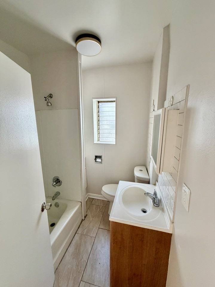 2084 E Pacific St - Photo 5 of 18