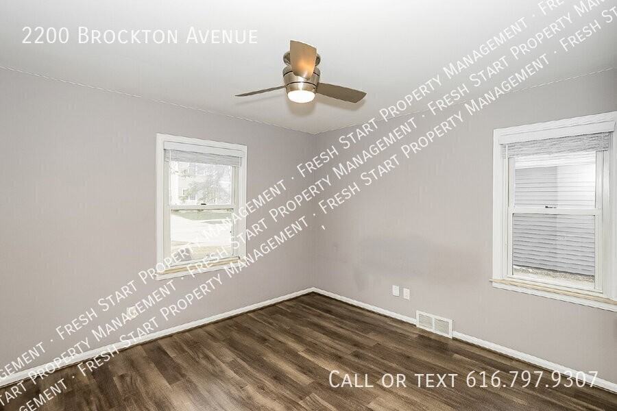 2200 Brockton Ave - Photo 7 of 16