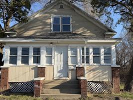 featured image of 1519 E Fairchild St #E