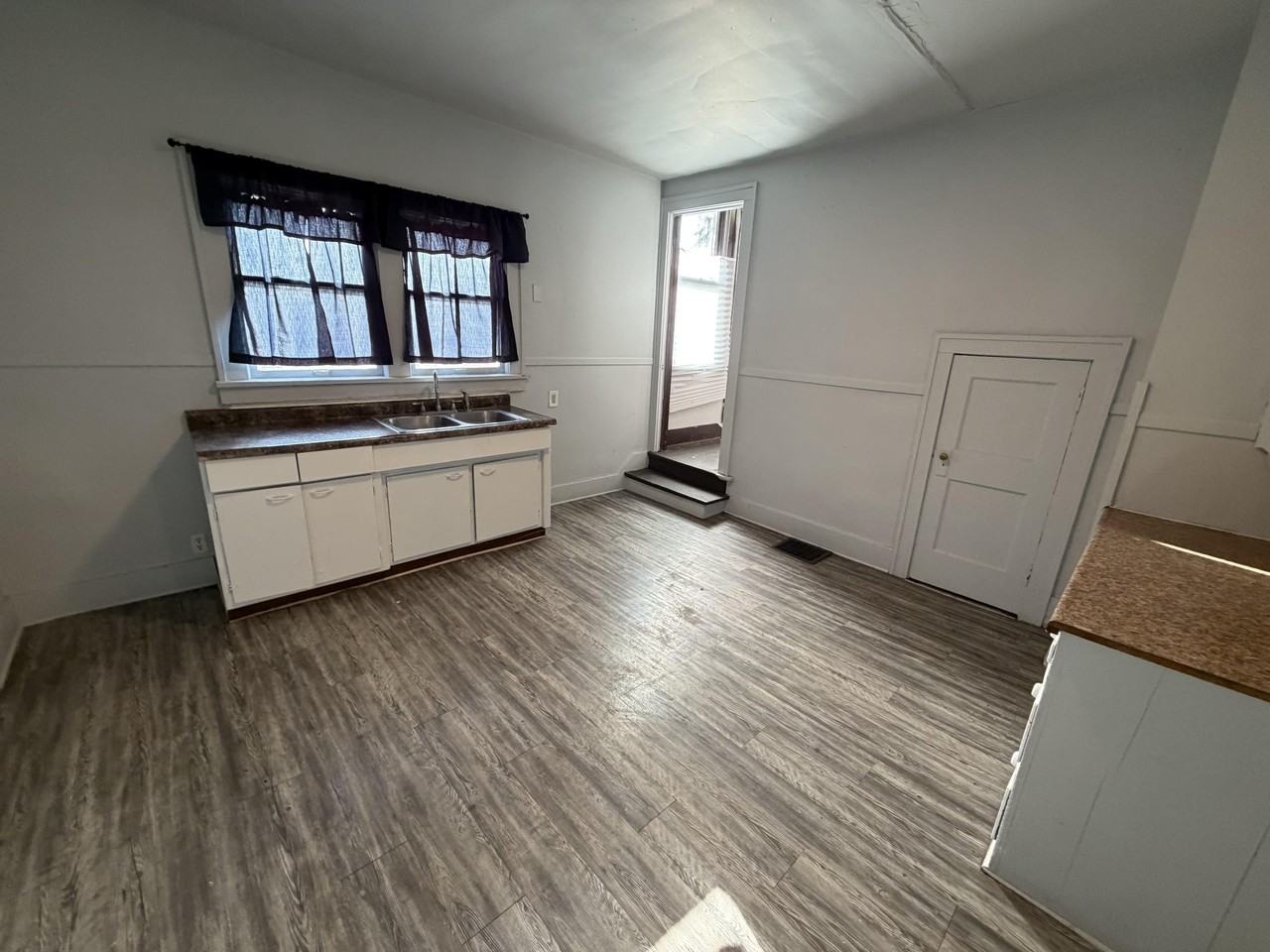 1519 E Fairchild St #E - Photo 2 of 15