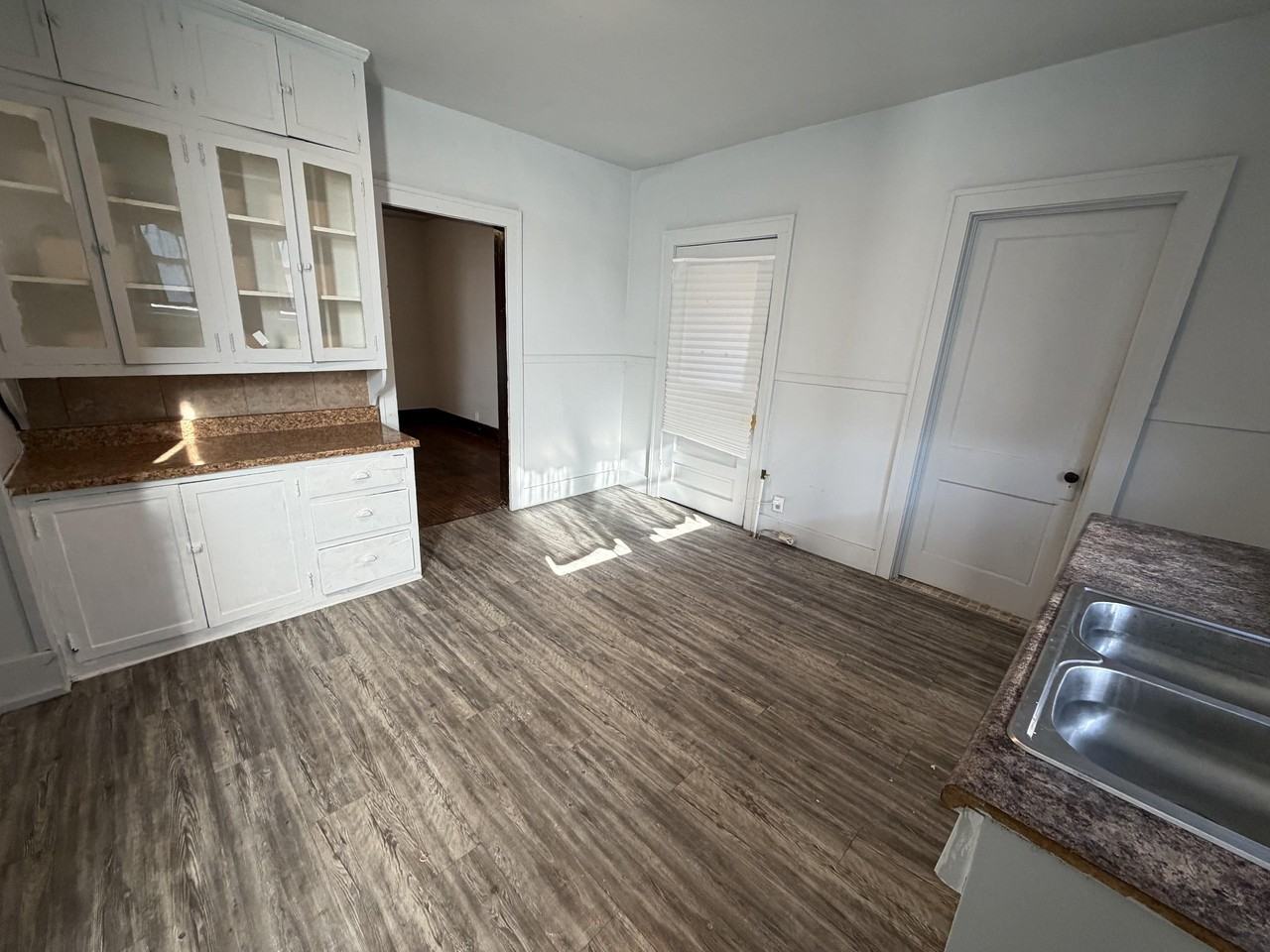 1519 E Fairchild St #E - Photo 3 of 15