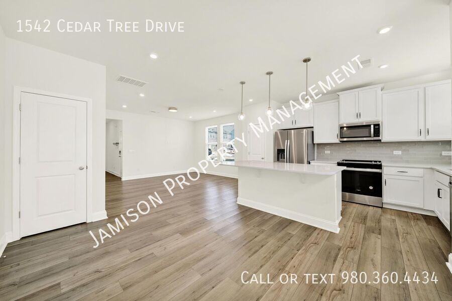 1542 Cedar Tree Dr - Photo 2 of 25