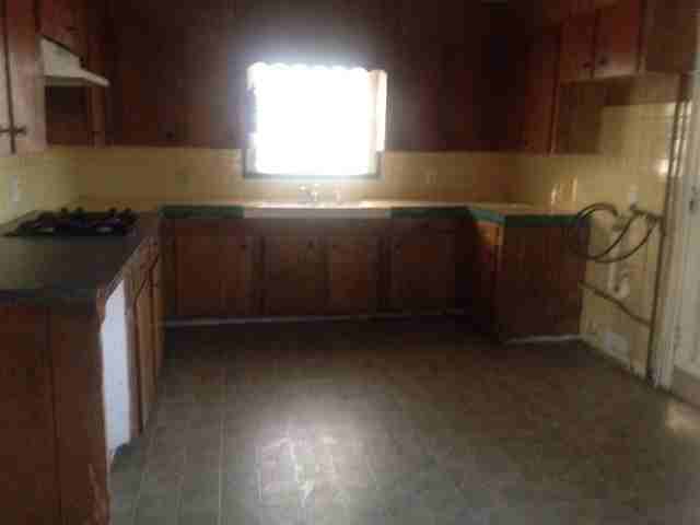 3317 W College St - Photo 7 of 10