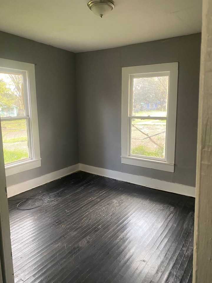 2222 Carleton St - Photo 3 of 11