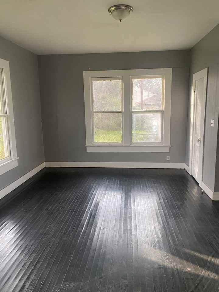 2222 Carleton St - Photo 5 of 11