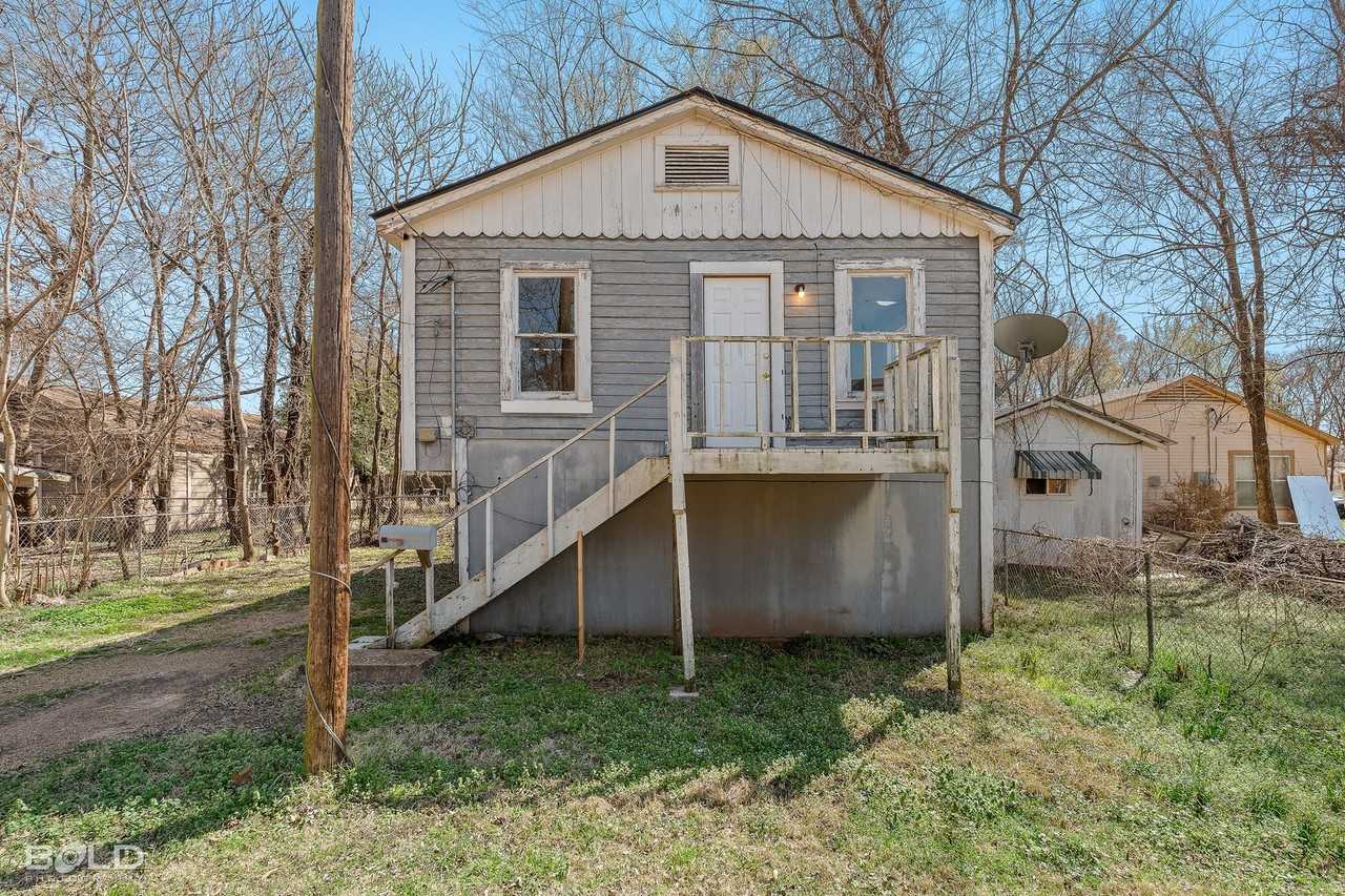 2562 Lamar St - Photo 3 of 12