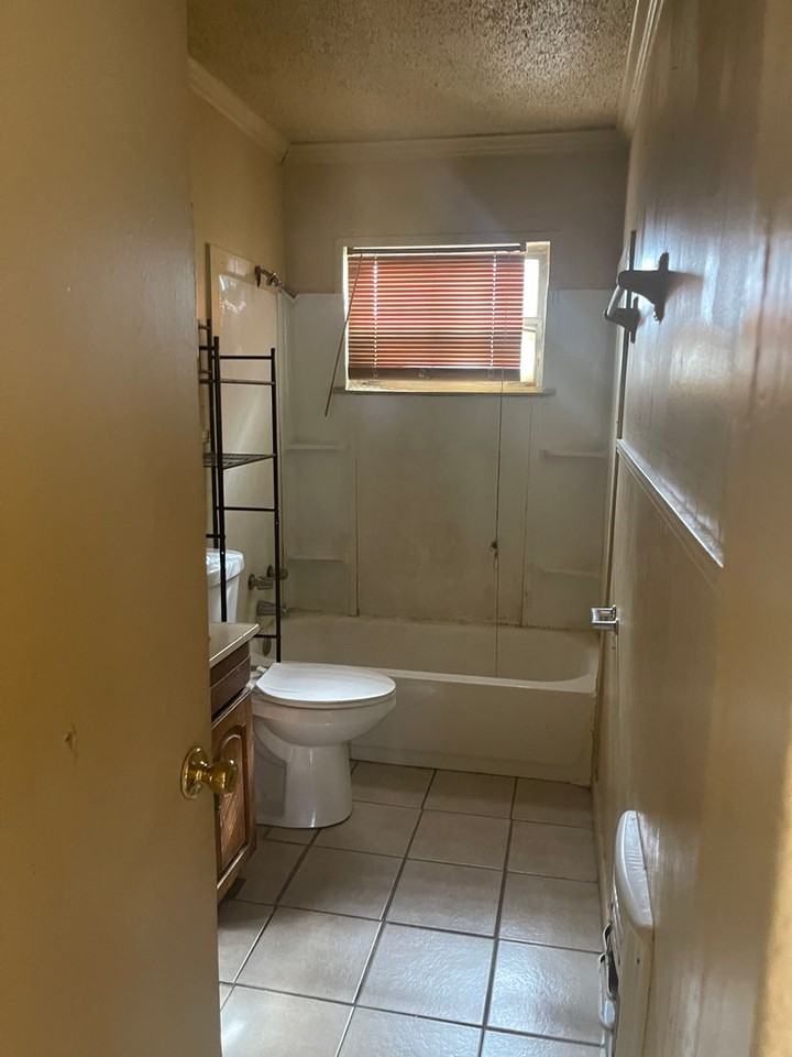 2931 Amherst St - Photo 4 of 10