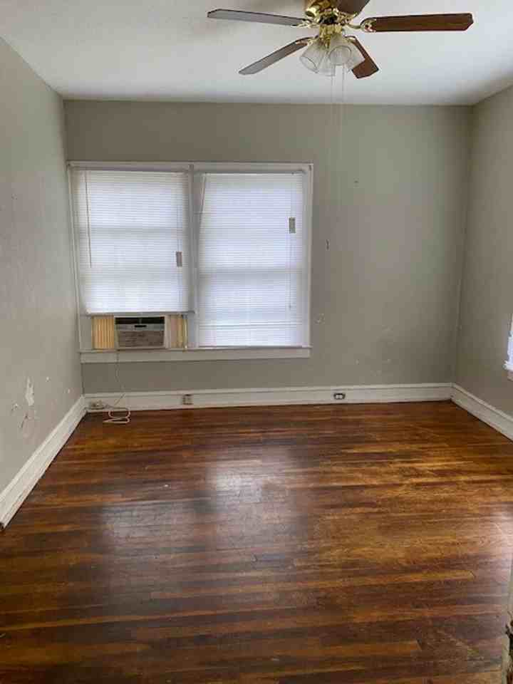 6111 Lexington Ave - Photo 5 of 12