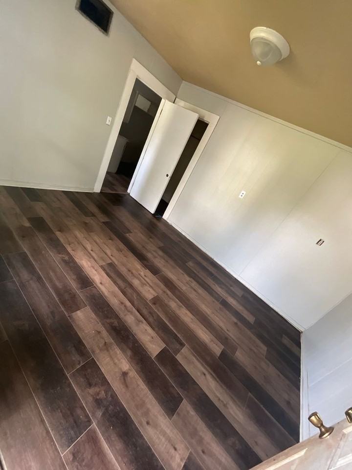 433 Yarborough St - Photo 2 of 4