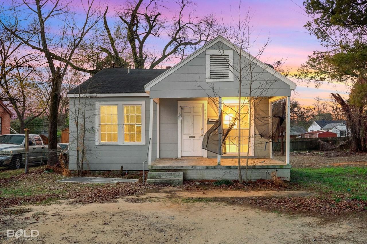 3515 Stonewall St - Photo 2 of 3