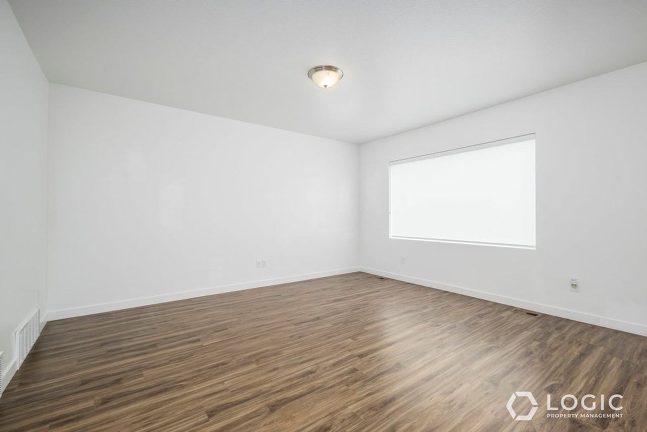 14817 S Pele Ln - Photo 4 of 22