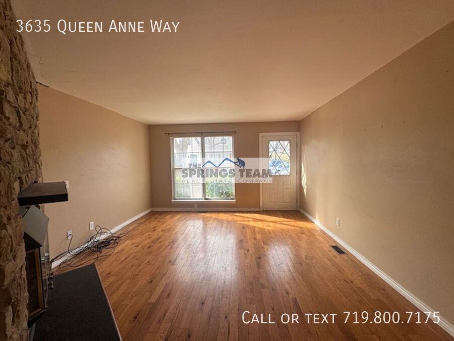 3635 Queen Anne Way - Photo 2 of 21