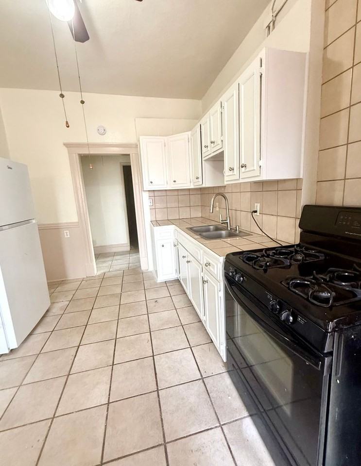 207 Midway Ave #6 - Photo 3 of 37